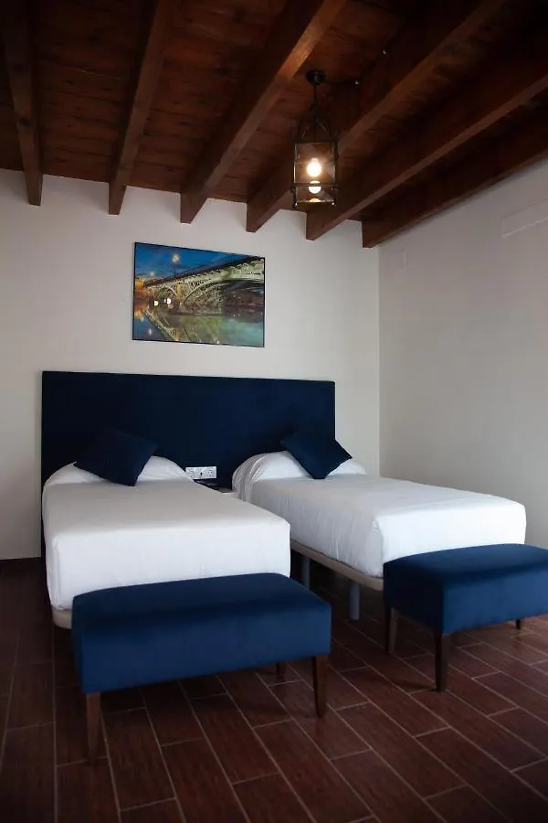 Noches En Triana Hotel Seville 2*,