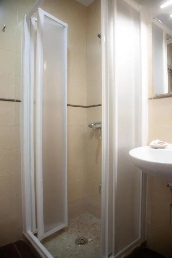 فندق Noches En Triana إشبيلية 2*,